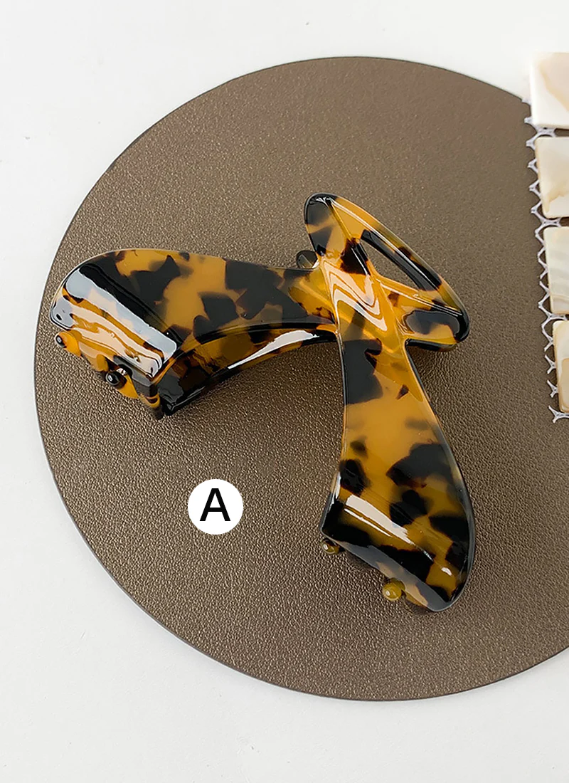 Shark Hair Claw - Image 2