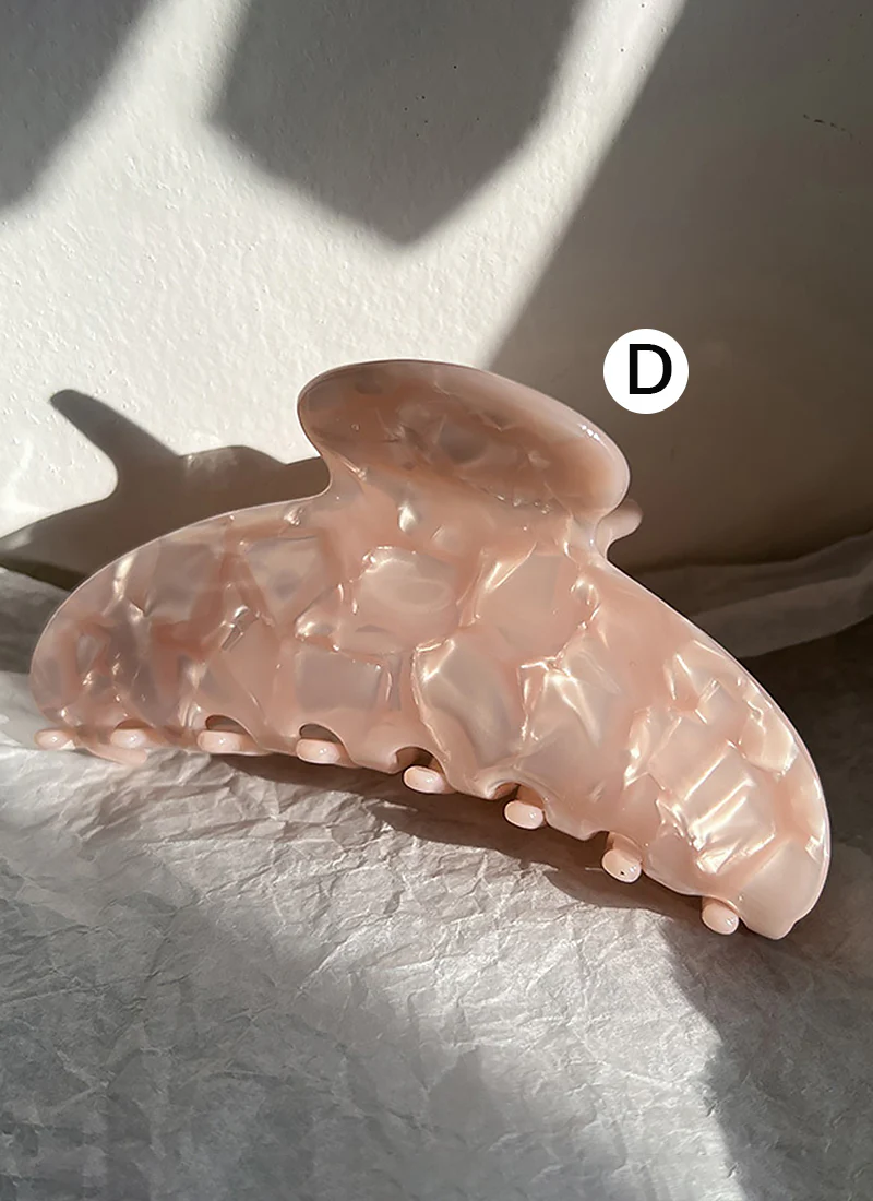 Shark Hair Claw - Image 5